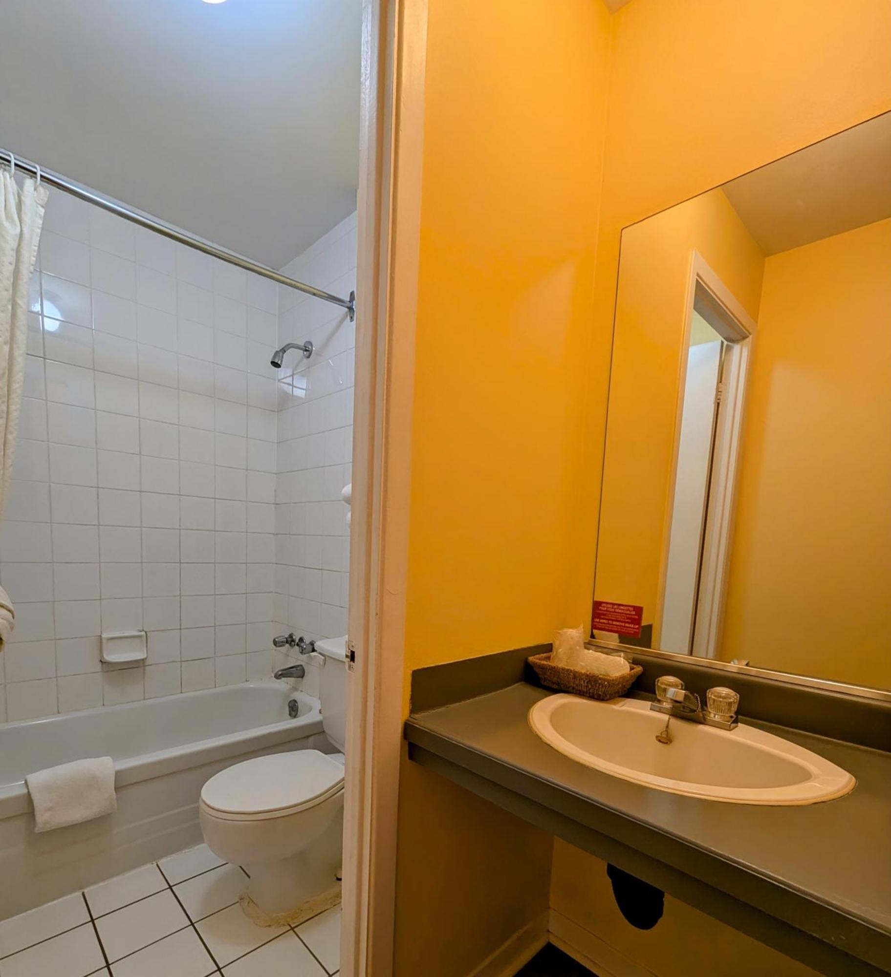 Motel Des Pentes Et Suites Saint-Sauveur-des-Monts Εξωτερικό φωτογραφία