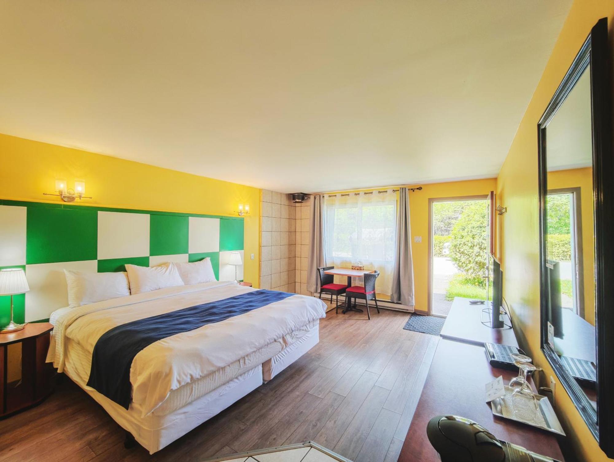 Motel Des Pentes Et Suites Saint-Sauveur-des-Monts Εξωτερικό φωτογραφία